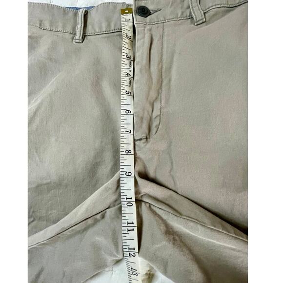 L.L. Bean Lake Washed Stretch Flat Front Cotton Shorts Men's 34 | Tan | EUC - Picture 9 of 10